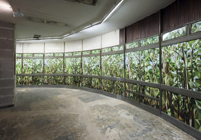 da série Cristalização da Paisagem, 2014

vinil adesivo

220 x 2.500 cm

vista geral da exposição Casa Triângulo no Pivô, Edíficio Copan, São Paulo, Brasil