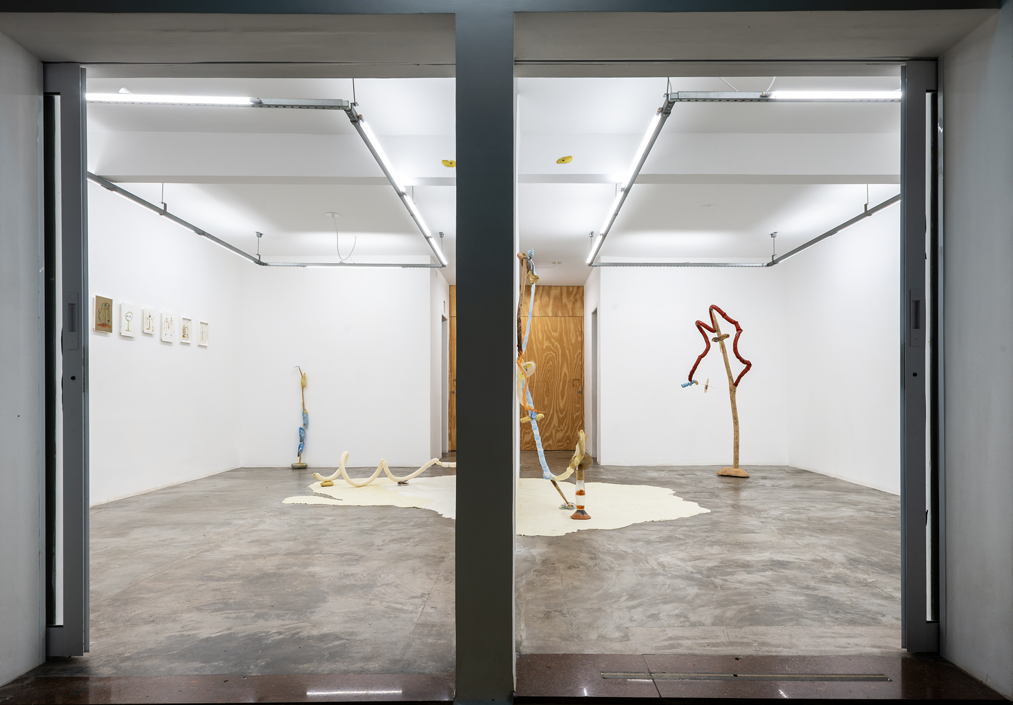espetinho antro manga, 2025, vista geral da exposição, Sala Espelho