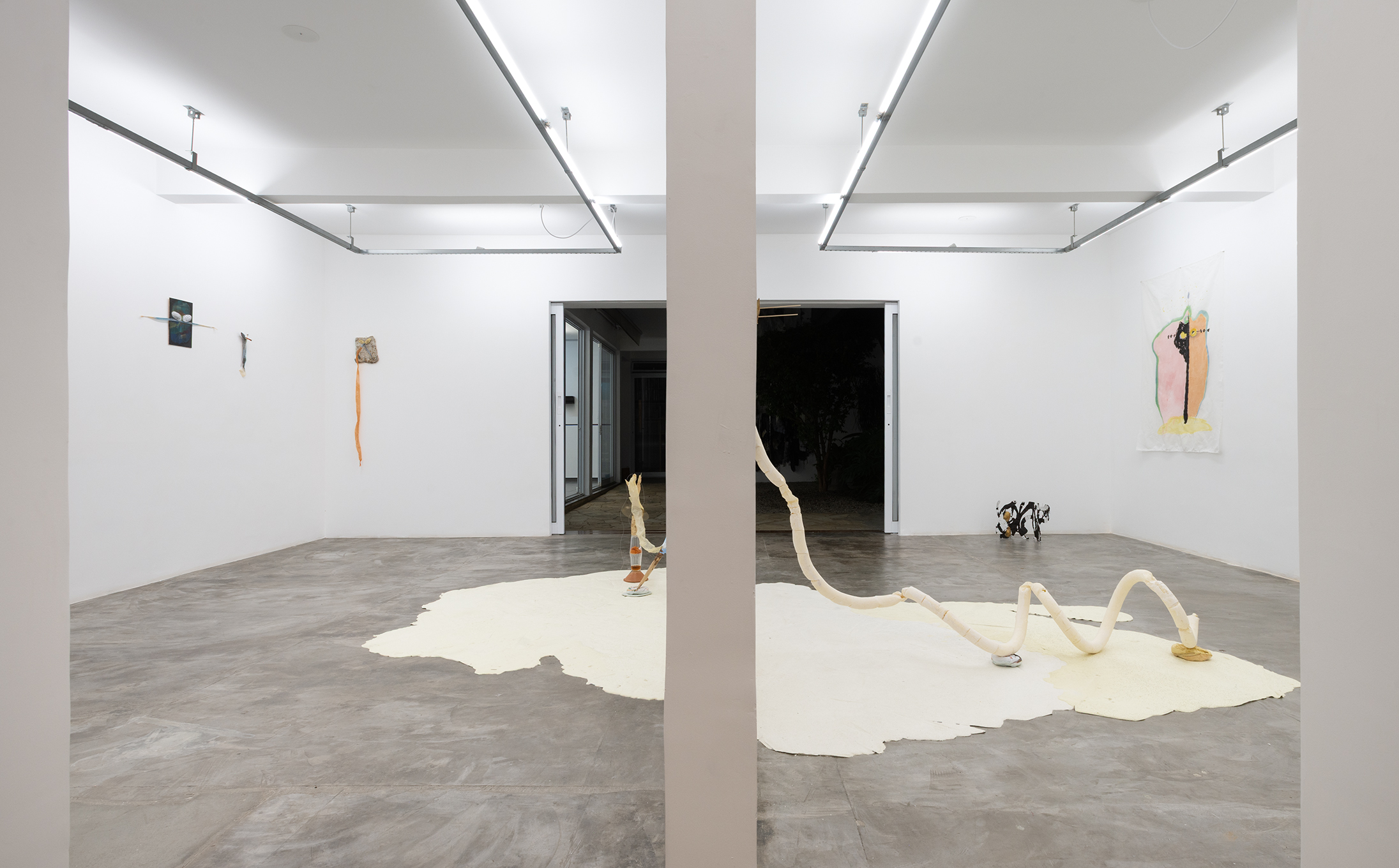 espetinho antro manga, 2025, vista geral da exposição, Sala Espelho