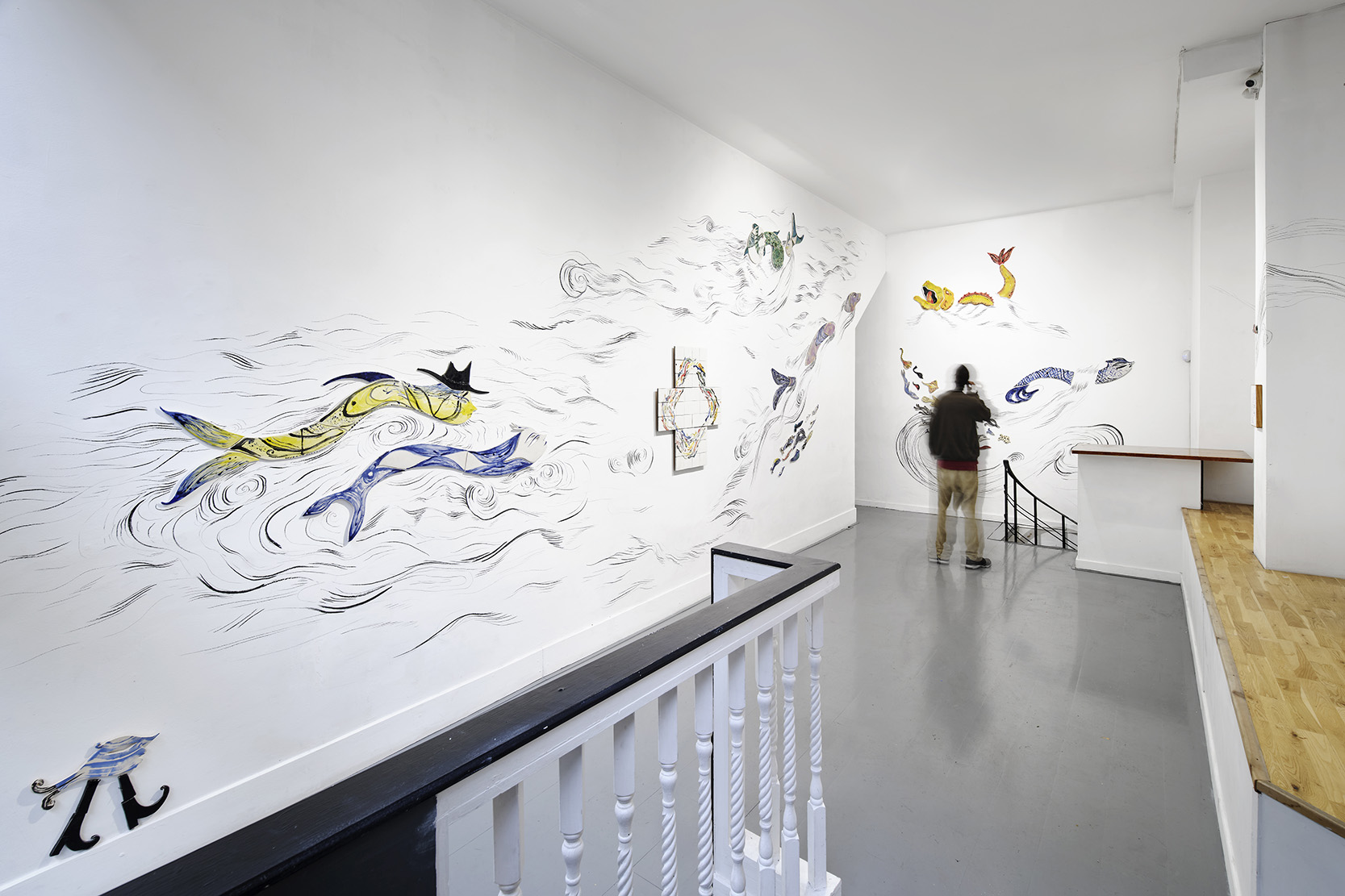 	Vista da exposi&ccedil;&atilde;o individual "Here be monsters" (2026) T&Oslash;N Dublin. Cer&acirc;mica e desenho a carv&atilde;o situado