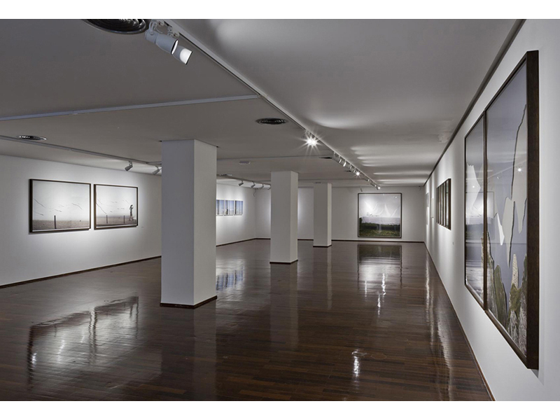 Vista da exposição individual Como se fosse, Caixa Cultural, Brasília, DF, 2014

Foto: Ding Musa