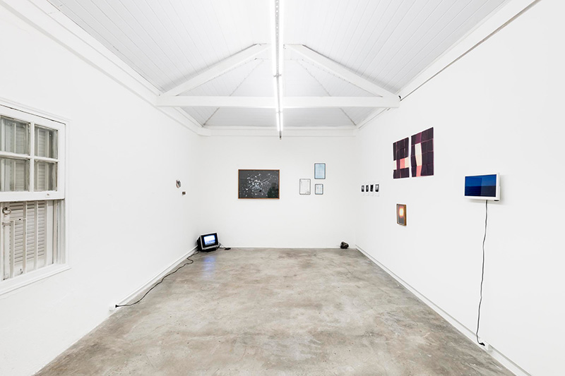 Apagamentos, 2018, vista geral da exposição, Sala Projeto Fidalga

Foto: Ding Musa
