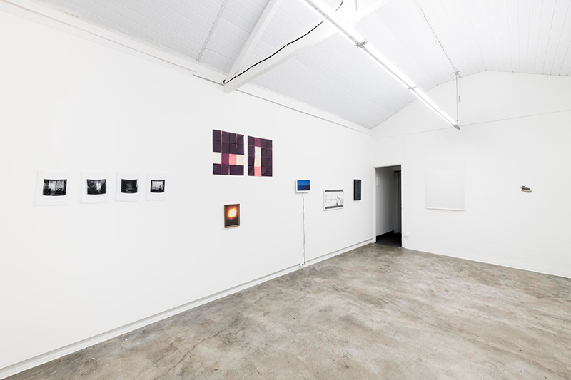 Apagamentos, 2018, vista geral da exposição, Sala Projeto Fidalga

Foto: Ding Musa