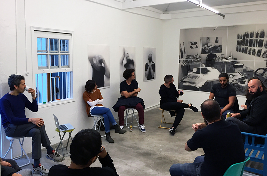 Conversa com o artista e o público na exposição na Sala Projeto Fidalga