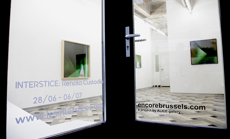 Vista da exposição, The Interstices, Concrete miror , 2016, exposição do Renato Custodio, ENCORE place

Foto: Stephane Roy