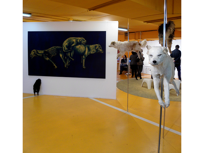 <p><em>Sem título</em>, 2013</p>

<p>instalação com Animais Taxidermizados e canos de aço + Pintura</p>

<p>dimensões variáveis</p>

<p>foto: Vítor Mizael</p>

<p>stand da  6+1 Galeria na feira JustMad13 – Madrid – Espanha</p>
